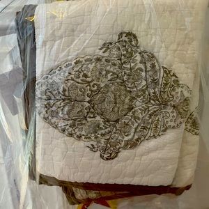 Pottery barn pillow shams- standard size